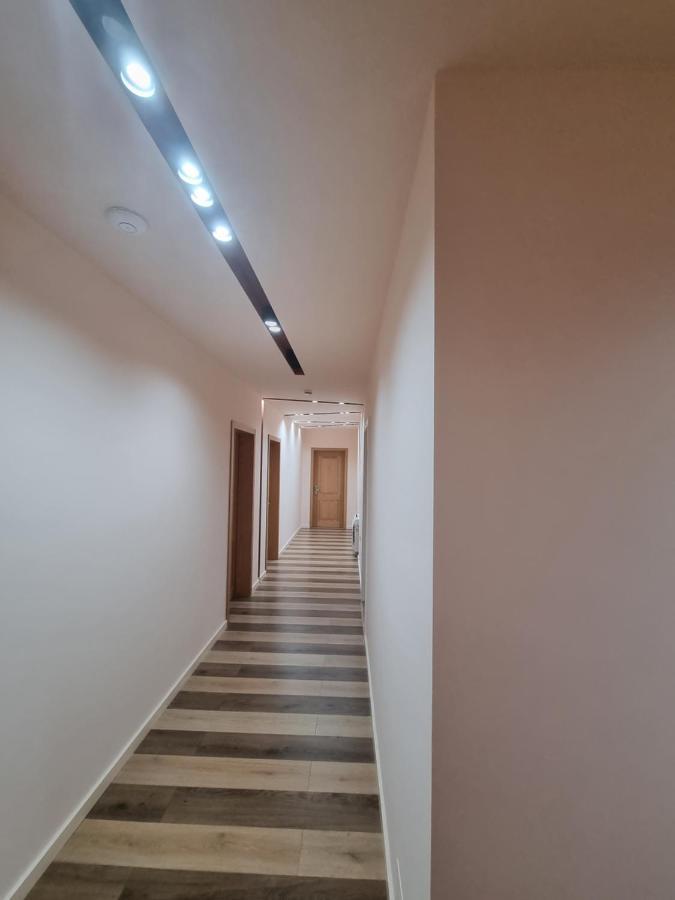 Elite Hotel Поградец Екстериор снимка