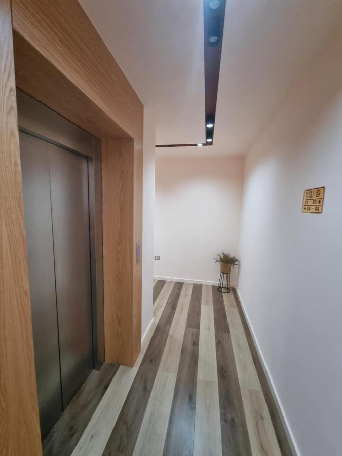 Elite Hotel Поградец Екстериор снимка
