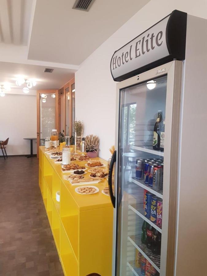 Elite Hotel Поградец Екстериор снимка