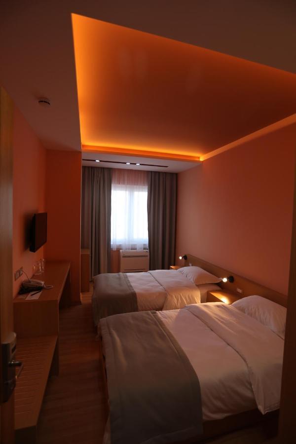 Elite Hotel Поградец Екстериор снимка